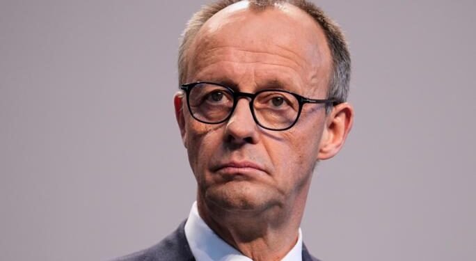 Merz: Almaniya iqtisadiyyatında vəziyyət bəzi sahələrdə kritikdir