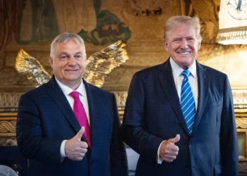 Tramp Orbana parlament seçkilərində qələbə arzulayıb