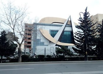 Tanınmış aparıcı “Space TV”dən getdi – FOTO