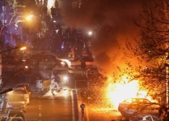 Tehranda aksiyalardahəlak olan 100 nəfərin dəfn mərasimi başlayıb