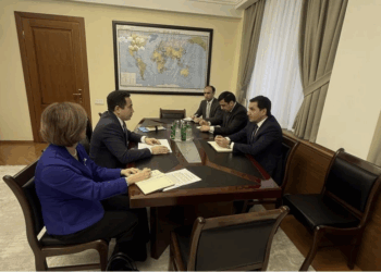 Qazaxıstanlı səfir Hikmət Hacıyevlə görüşdü