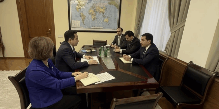 Qazaxıstanlı səfir Hikmət Hacıyevlə görüşdü