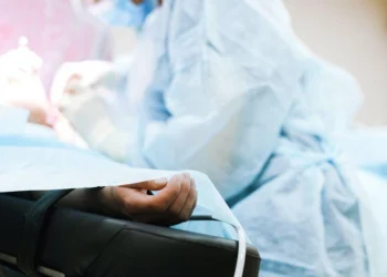 Pilləkəndən yıxılan fəhlə 11 gün sonra ölüb