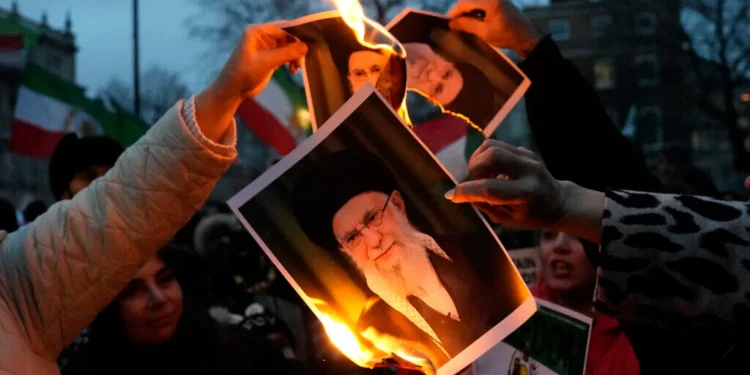 Tramp hədə-qorxu gəlməkdə davam edir - İran isə möhkəm qalır - ARAŞDIRMA