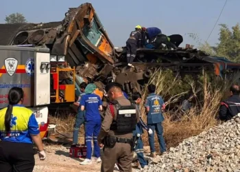 Taylandda kran qatarın üzərinə düşdü – 22 ölü, 80 yaralı