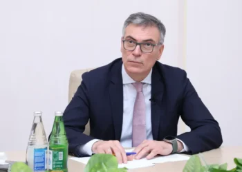 “Azəriqaz” fəhlələri ixtisar edir, bu xanımlara isə yüksək vəzifə verir – FOTO