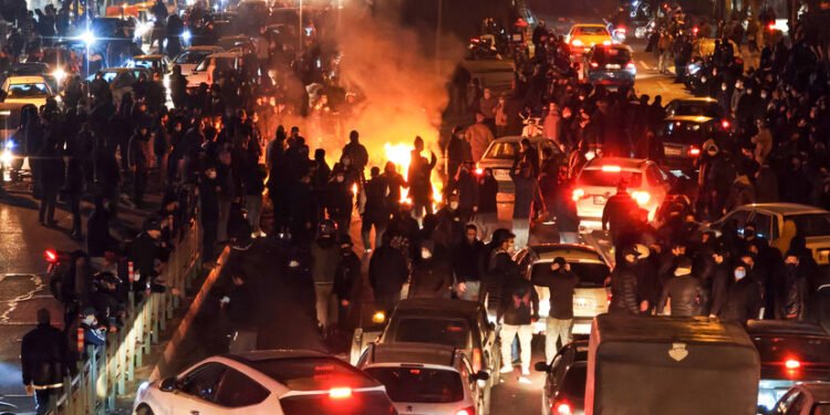 İranda etirazlarda 2000 nəfər həlak olub 