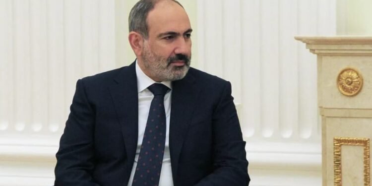 Paşinyan: Ermənistan Aİ üzvlüyünə hazırlaşır, AİB-də qalacaq