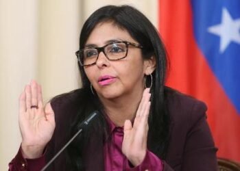 Venesuelanın müvəqqəti prezidenti Trampı sülhə çağırıb