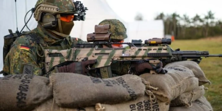 Fransa Almaniyanın yenidən silahlanmasından narahatdır