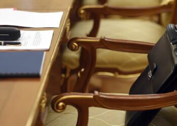 Azərbaycanda vəzifəli şəxs işdən çıxarıldı – FOTO