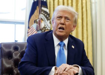 Tramp keçmiş senatorla zarafatlaşdı – İslandiya ABŞ-nin 52-ci ştatı olacaq?