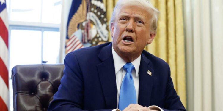 Tramp keçmiş senatorla zarafatlaşdı - İslandiya ABŞ-nin 52-ci ştatı olacaq?