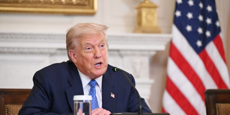 Tramp: "Neft şirkətlərimiz Venesuelaya gedəcək, orada işə başlayacaqlar"