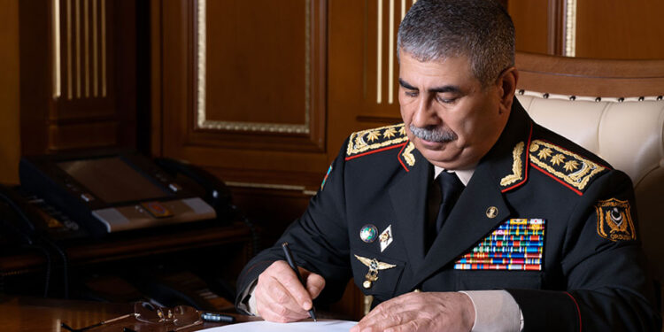 Zakir Həsənov rəisi işdən çıxardı