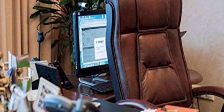 İcra Hakimiyyətinin iki vəzifəli şəxsi işdən çıxarıldı