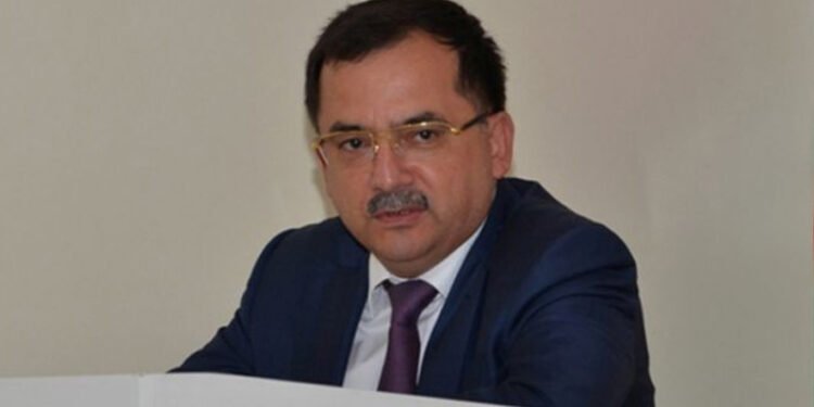 İcra başçısı müavinini işdən çıxardı