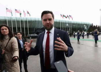 Bakıda verilən sual Vensi əsəbiləşdirdi – “Daha vacib məsələlər var”