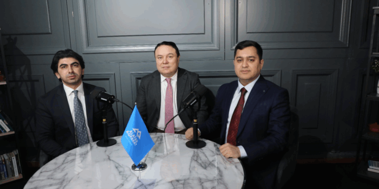 Azərbaycanlı media rəhbərləri ilə Qazaxıstanın aparıcı media qurumu arasında görüş keçirildi - FOTOLAR