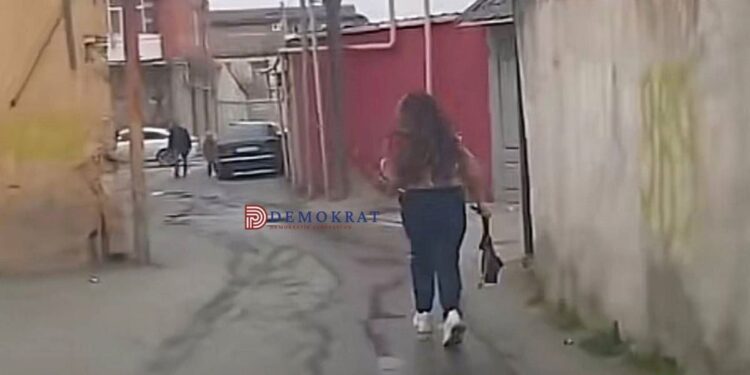 Bakıda taksi sürücüsü qadın müştərini biabır etdi — FOTOLAR