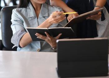 Nazirliyə 12 min manat ofis icarəyə verən Könül Hümmətli-Məmmədova kimdir?