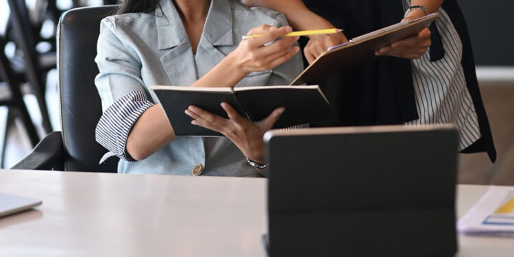 Nazirliyə 12 min manat ofis icarəyə verən Könül Hümmətli-Məmmədova kimdir?