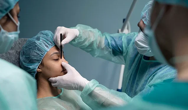 Daha 3 cərraha plastik əməliyyat icazəsi verildi - Siyahı