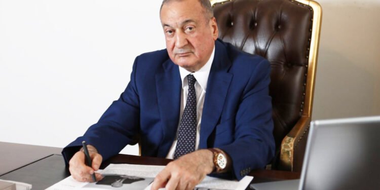 Eldar Quliyev həm deputatdır, həm rektor... - Bu necə olur?