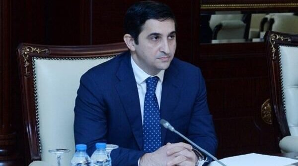 Nazir rektorun oğlunu vəzifədən azad etdi