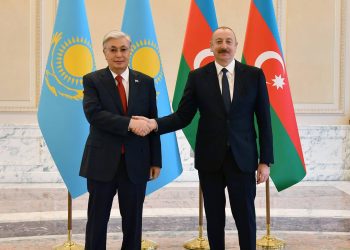 İlham Əliyev Tokayevi təbrik etdi