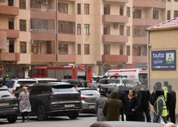 Bakıda yaşayış binasında yanğın – sakinlər təxliyə olundu