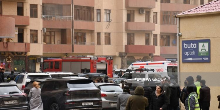Bakıda yaşayış binasında yanğın - sakinlər təxliyə olundu