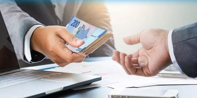 Nazirlikdə sürücü işləmək istədi, dələduzluğa məruz qaldı