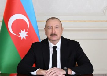 İlham Əliyev Dərbənddəki Azərbaycan Teatrının kollektivini təbrik etdi