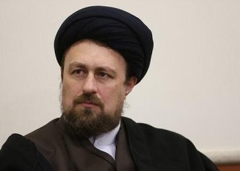 Xomeyninin nəvəsi İran xalqını küçələrə çıxmağa çağırdı