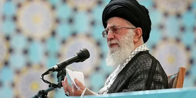 Xameneinin ölümünə sevinən iki gənc güllələndi - FOTO