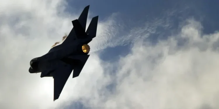 İsrail ordusu Xameneinin təyyarəsini vurdu – VİDEO