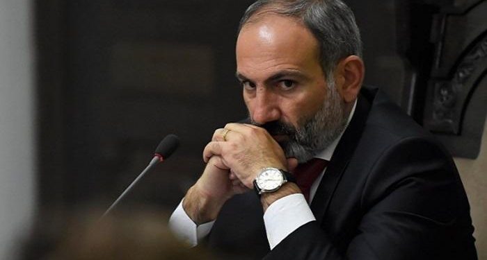 Paşinyana yumruq atdılar - VİDEO