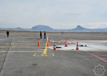 Aeroporta düşən dronun qalıqları - Video