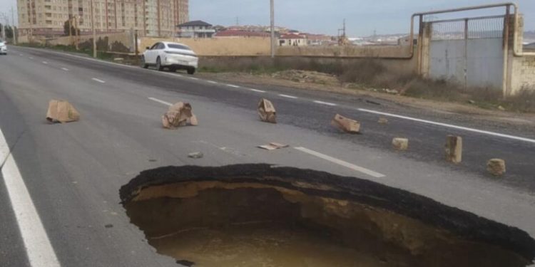 İcra başçısının işə rahat gedib-gəlmək üçün çəkdirdiyi yol çökdü