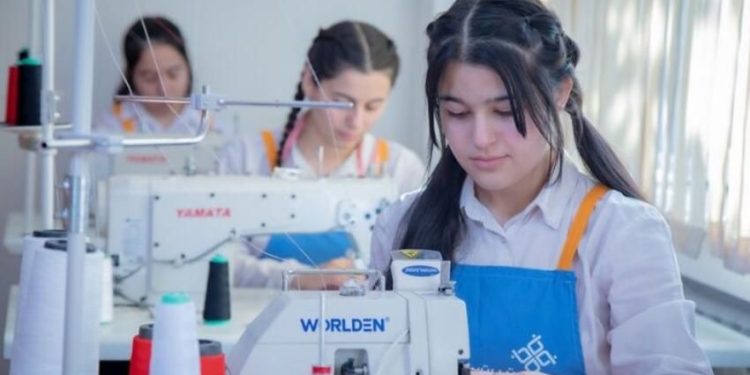 Azərbaycanda qadınlar ən çox bu peşə təhsili sahələrini seçir - SİYAHI