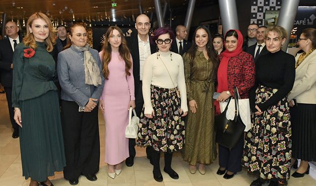 Leyla və Alena Əliyevalar sərgidə - Fotolar