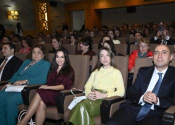 Leyla və Alena Əliyevalar film təqdimatında – FOTOLAR