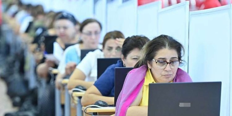 2198 müəllim bu sadə suala cavab verə bİlmədi - FOTO