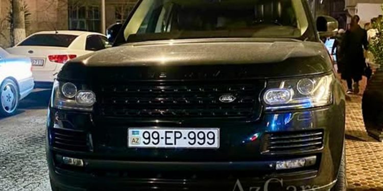 Restorandan içkili çıxdı, "Range Rover"i "parkovşik"ə verdi - Qəza törətdi
