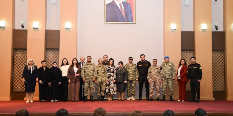 Anar ilhamlı - Qazilərimizə marş həsr etdi - VİDEO