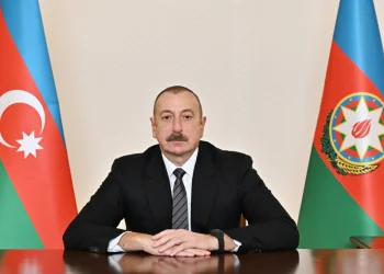 İlham Əliyev Tbilisidə Qəhrəmanlar Memorialını ziyarət edib