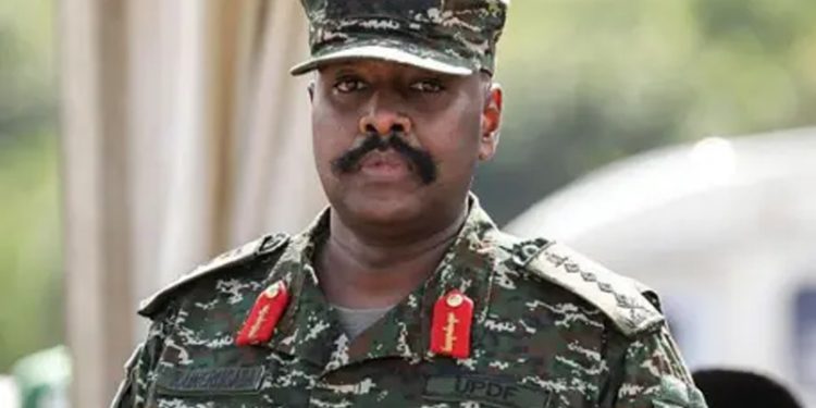 Uqandalı general geri addım atdı: "Türk qardaşlarımı çox sevirəm"