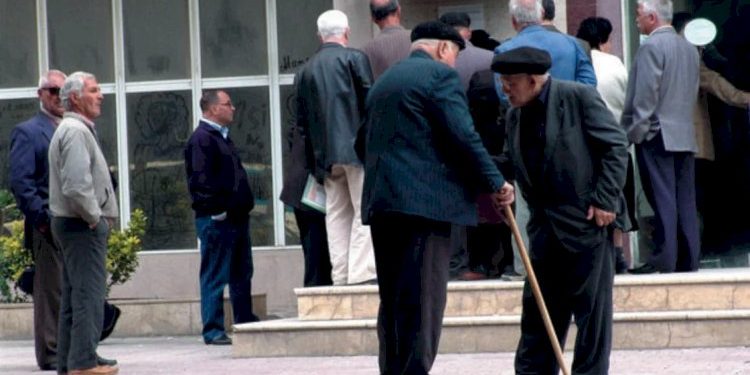 Bayrama görə pensiya və sosial ödənişlər bu tarixdə ödəniləcək