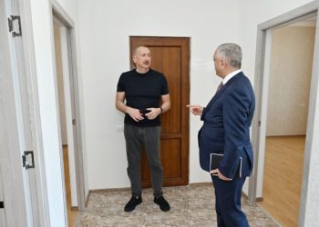 Prezident Xocalıda hərbçi evlərində oldu - Fotolar